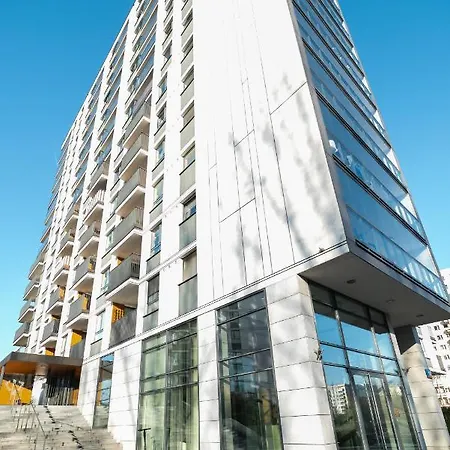 View Of The City Skyline Apartamento Varsovia